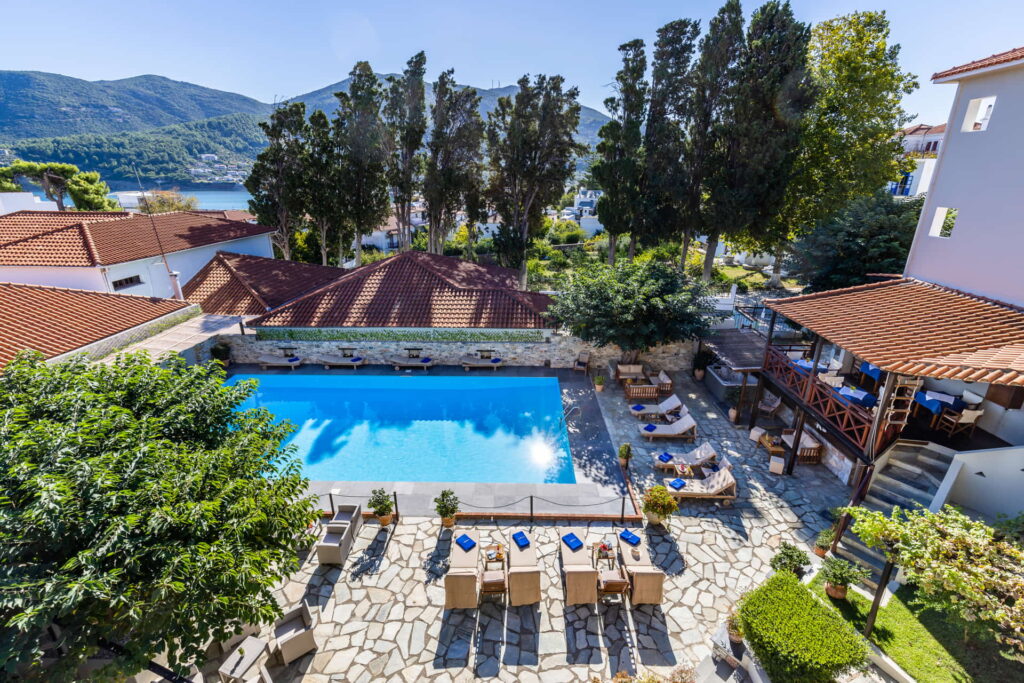 Balconies-Pool-View (3)